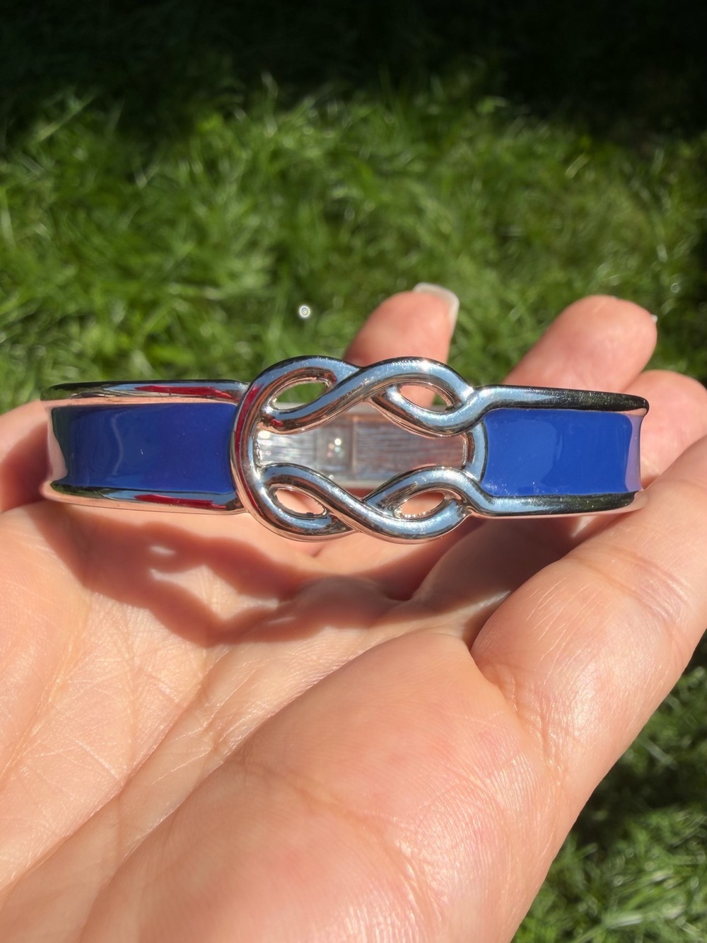 Lia Sophia Silver‑Tone Stretch Bracelet – Excellent Condition
Lia Sophia Stretch